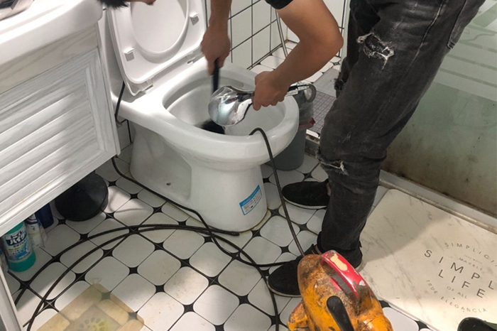 六枝特疏通下水道